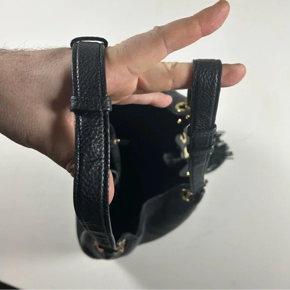 MICHAEL KORS Black Camden Drawstring Pebble Leather Tassel Shoulder Bag Purse - Picture 7 of 10